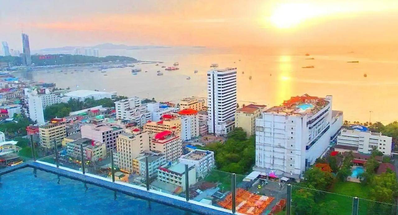 The Base Central Pattaya - A Luxury Condo By Peter Ngoại thất bức ảnh